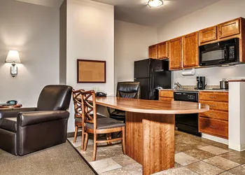 Candlewood Suites Oak Harbor by IHG hotel thumbnail 6