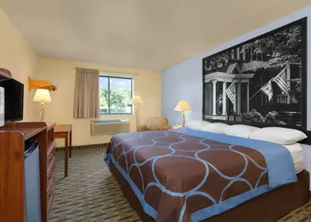 Super 8 by Wyndham Lynchburg VA hotel thumbnail 4