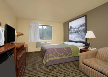 Super 8 by Wyndham Lynchburg VA hotel thumbnail 7