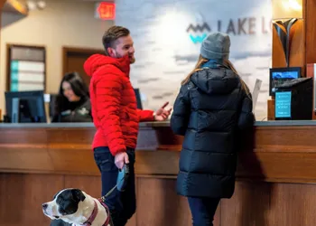 Lake Louise Inn hotel thumbnail 6