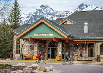 Lake Louise Inn hotel thumbnail 8