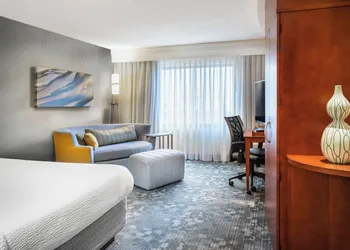 Courtyard Marriott Denton hotel thumbnail 7