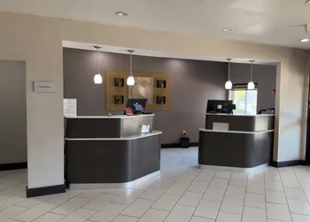 Comfort Suites Lewisville - Dallas hotel thumbnail 3