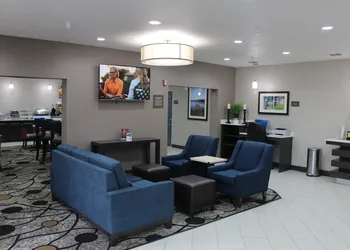 Comfort Suites Lewisville - Dallas hotel thumbnail 6