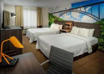 Clarion Pointe Beckley hotel thumbnail 8