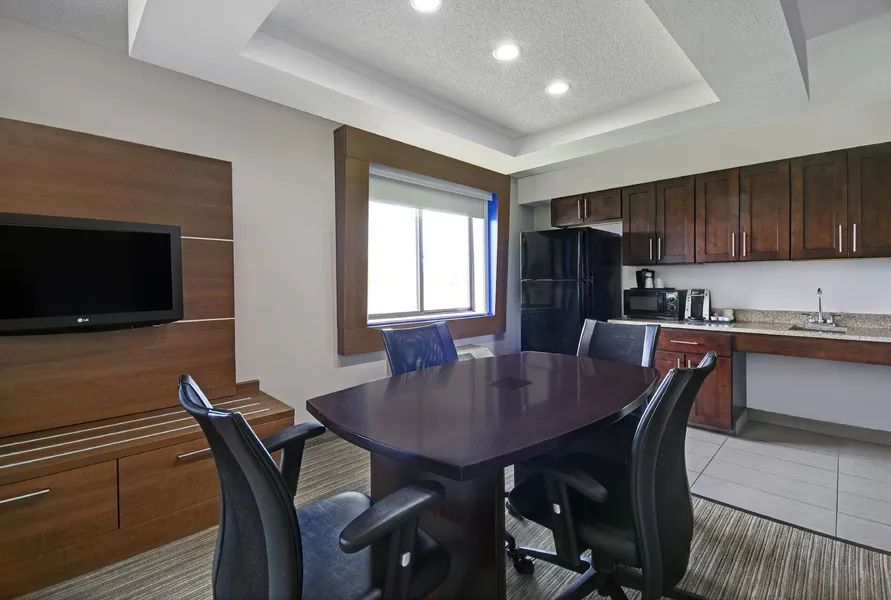 Holiday Inn Express Marshall by IHG hotel detail image 6
