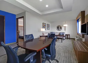 Holiday Inn Express Marshall by IHG hotel thumbnail 7