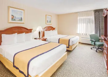 Baymont by Wyndham Kalamazoo hotel thumbnail 5