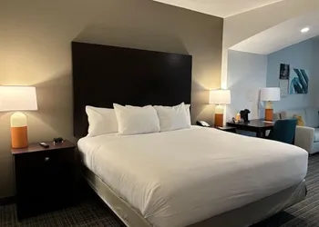 Comfort Inn & Suites Verona at Turning Stone Resort Casino hotel thumbnail 5