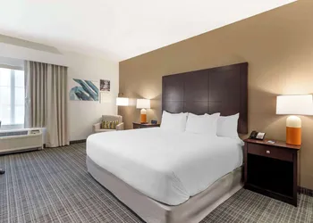 Comfort Inn & Suites Verona at Turning Stone Resort Casino hotel thumbnail 6