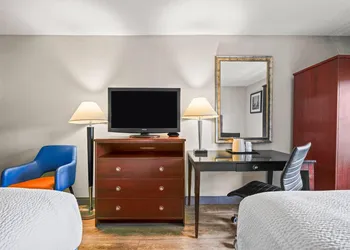 Days Inn by Wyndham Utica hotel thumbnail 4