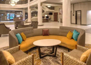 DoubleTree by Hilton Utica hotel thumbnail 2