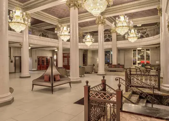 DoubleTree by Hilton Utica hotel thumbnail 4