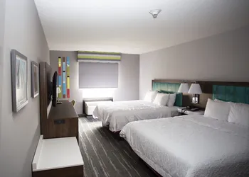 Hampton Inn Utica hotel thumbnail 6