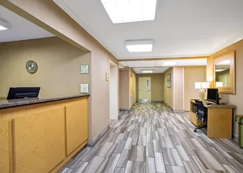 La Quinta Inn by Wyndham Auburn Worcester hotel thumbnail 3