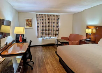 Travelodge by Wyndham Forsyth hotel thumbnail 4