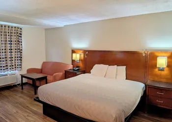 Travelodge by Wyndham Forsyth hotel thumbnail 5