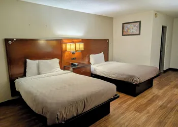 Travelodge by Wyndham Forsyth hotel thumbnail 8