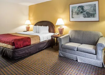 Rodeway Inn & Suites Carrollton hotel thumbnail 4