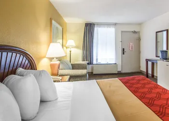 Rodeway Inn & Suites Carrollton hotel thumbnail 7