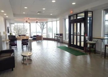 Ramada by Wyndham Beaver Falls hotel thumbnail 2