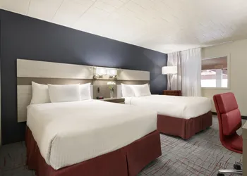 Ramada by Wyndham Beaver Falls hotel thumbnail 5
