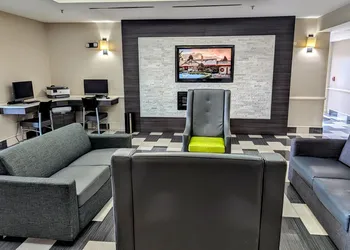 La Quinta Inn & Suites by Wyndham Prattville hotel thumbnail 3