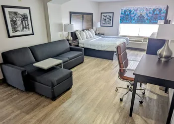 La Quinta Inn & Suites by Wyndham Prattville hotel thumbnail 6
