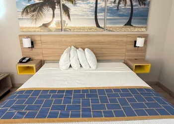 Days Inn by Wyndham Shorter hotel thumbnail 5