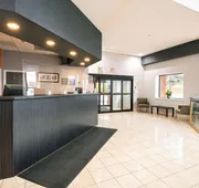 Comfort Hotel & Suites hotel detail image 3