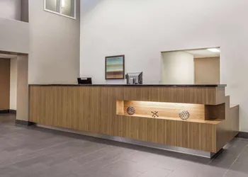Super 8 by Wyndham Peterborough hotel thumbnail 4