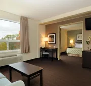 Super 8 by Wyndham Peterborough hotel detail image 7