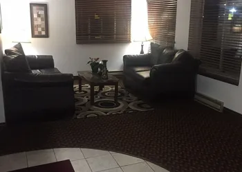 Sunset Inn & Suites - Lincoln Airport hotel thumbnail 2