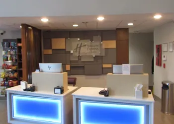 Holiday Inn Express & Suites South - Lincoln by IHG hotel thumbnail 3