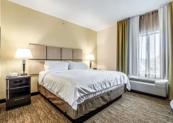 Candlewood Suites Lincoln by IHG hotel thumbnail 7