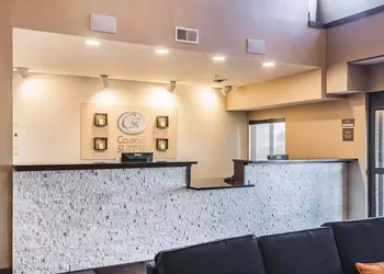 Comfort Suites Fort Wayne North hotel thumbnail 2