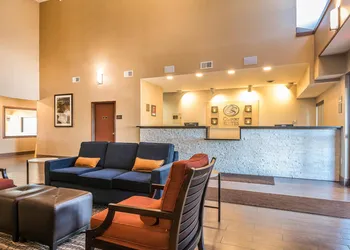 Comfort Suites Fort Wayne North hotel thumbnail 3