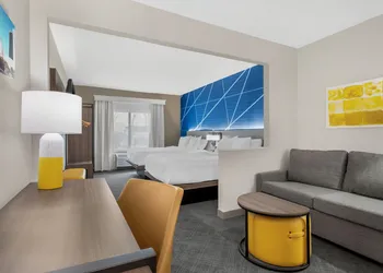 Comfort Suites Fort Wayne North hotel thumbnail 7