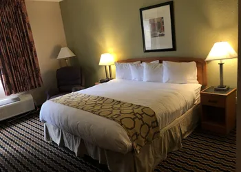 Baymont by Wyndham Fort Wayne hotel thumbnail 6