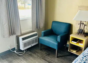 Days Inn by Wyndham Fort Wayne hotel thumbnail 4