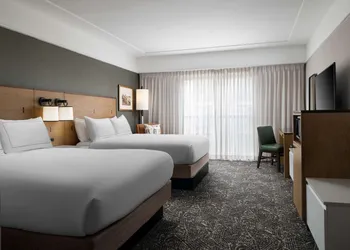 Hilton Stockton hotel thumbnail 4