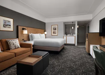 Hilton Stockton hotel thumbnail 6
