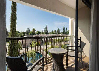 Hilton Stockton hotel thumbnail 7