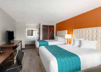 Howard Johnson by Wyndham Modesto Ceres hotel thumbnail 4