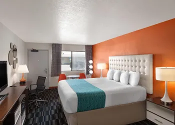 Howard Johnson by Wyndham Modesto Ceres hotel thumbnail 7
