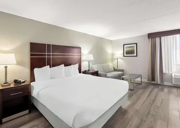 Best Western Luxbury Inn Fort Wayne hotel thumbnail 6