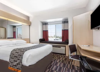 Microtel Inn & Suites by Wyndham Modesto Ceres hotel thumbnail 6