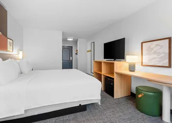 Spark by Hilton Modesto hotel thumbnail 4