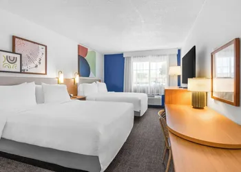 Spark by Hilton Modesto hotel thumbnail 7