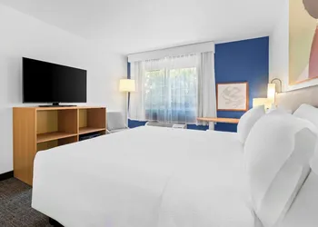 Spark by Hilton Modesto hotel thumbnail 8